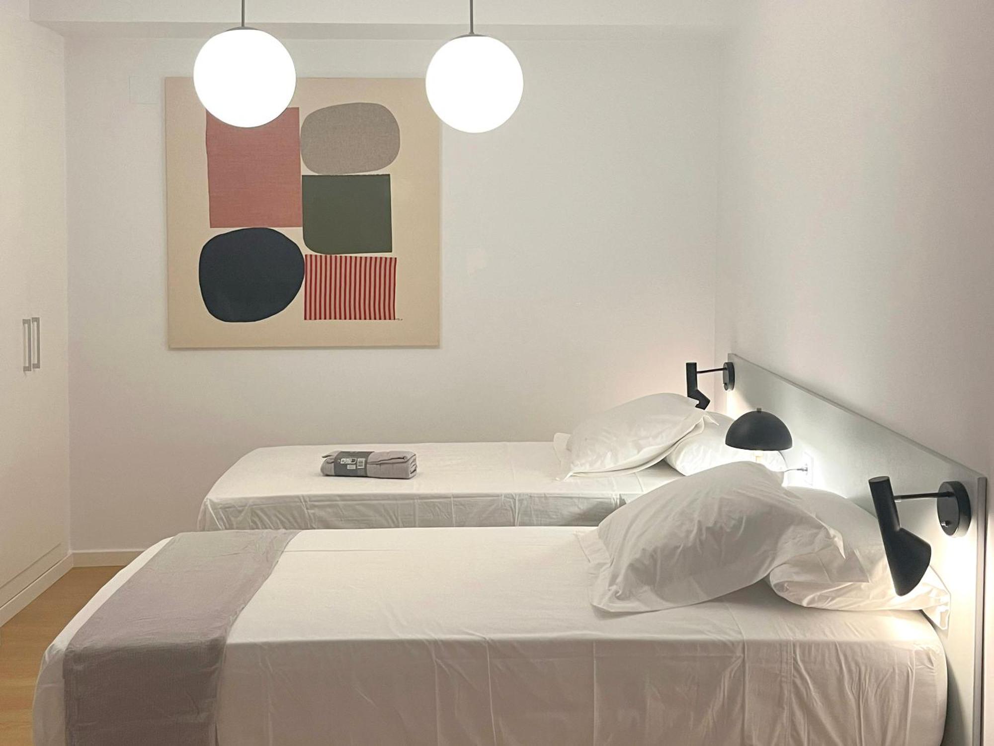 Stylish Well-Connected Beachfront Flat Valenza Esterno foto