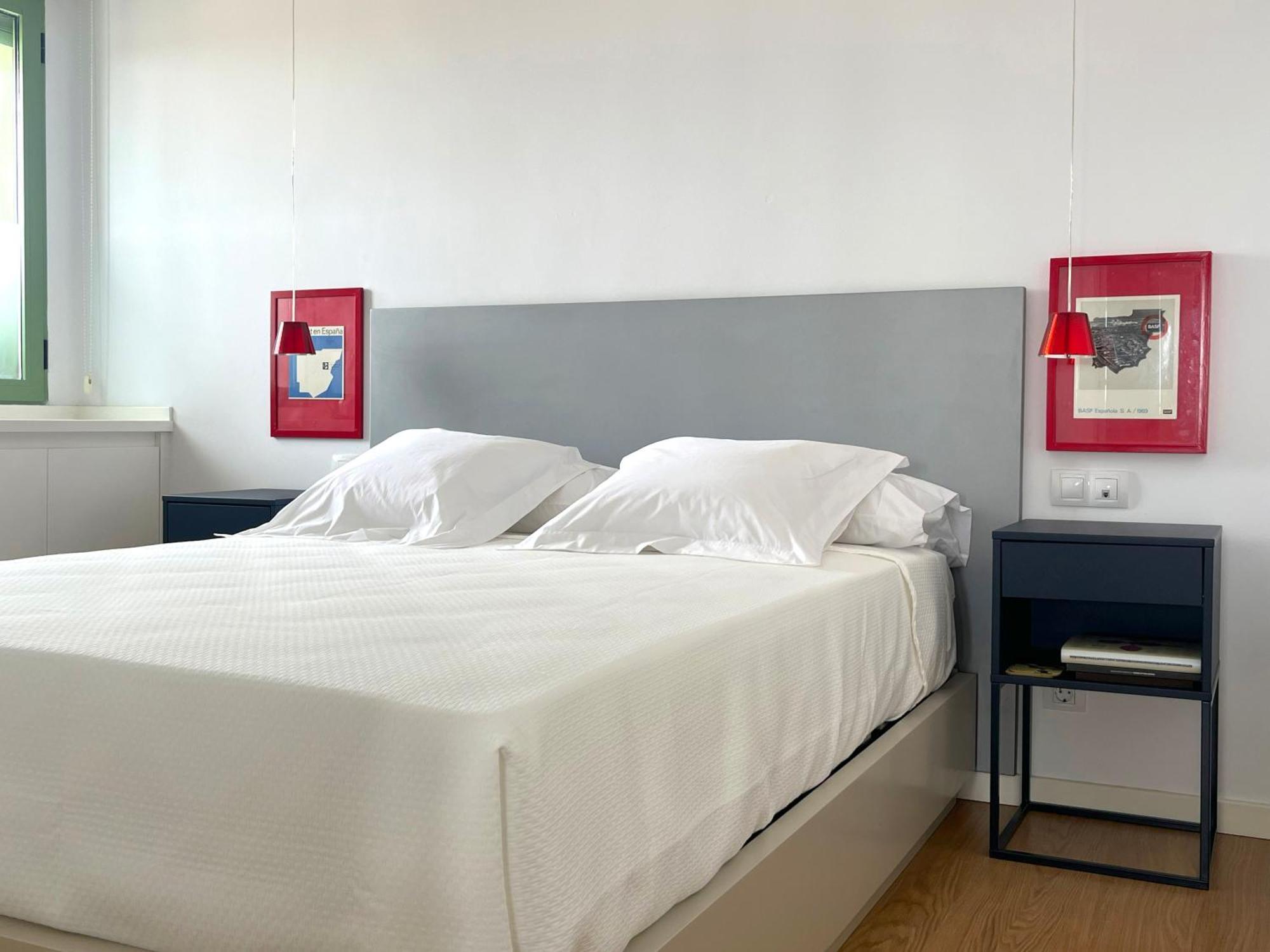 Stylish Well-Connected Beachfront Flat Valenza Esterno foto