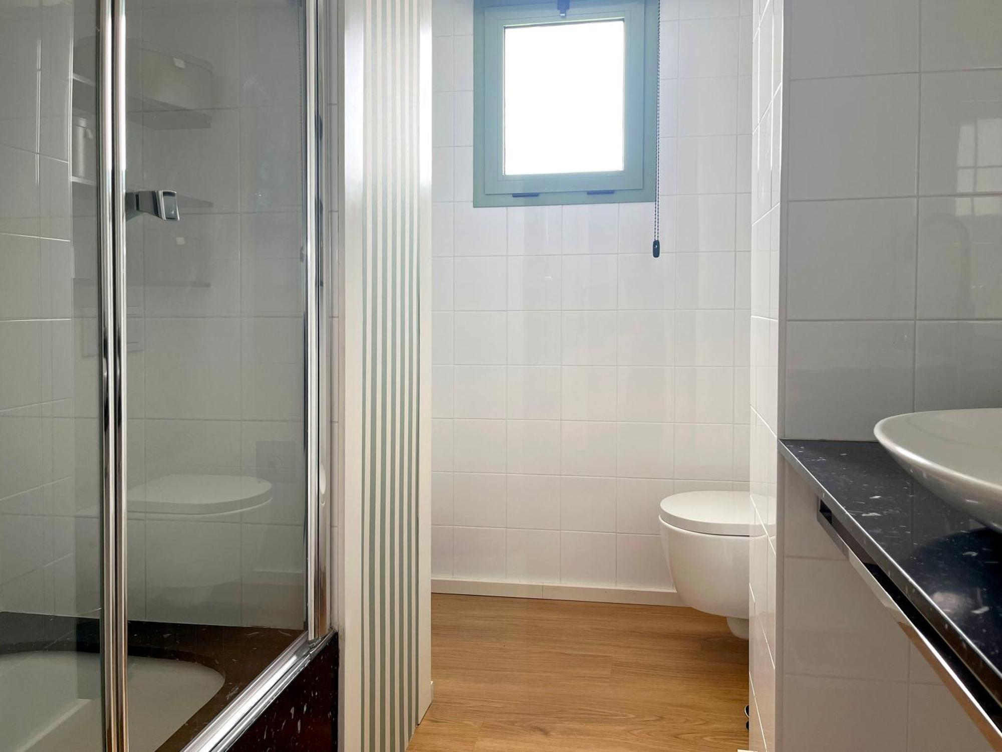Stylish Well-Connected Beachfront Flat Valenza Esterno foto