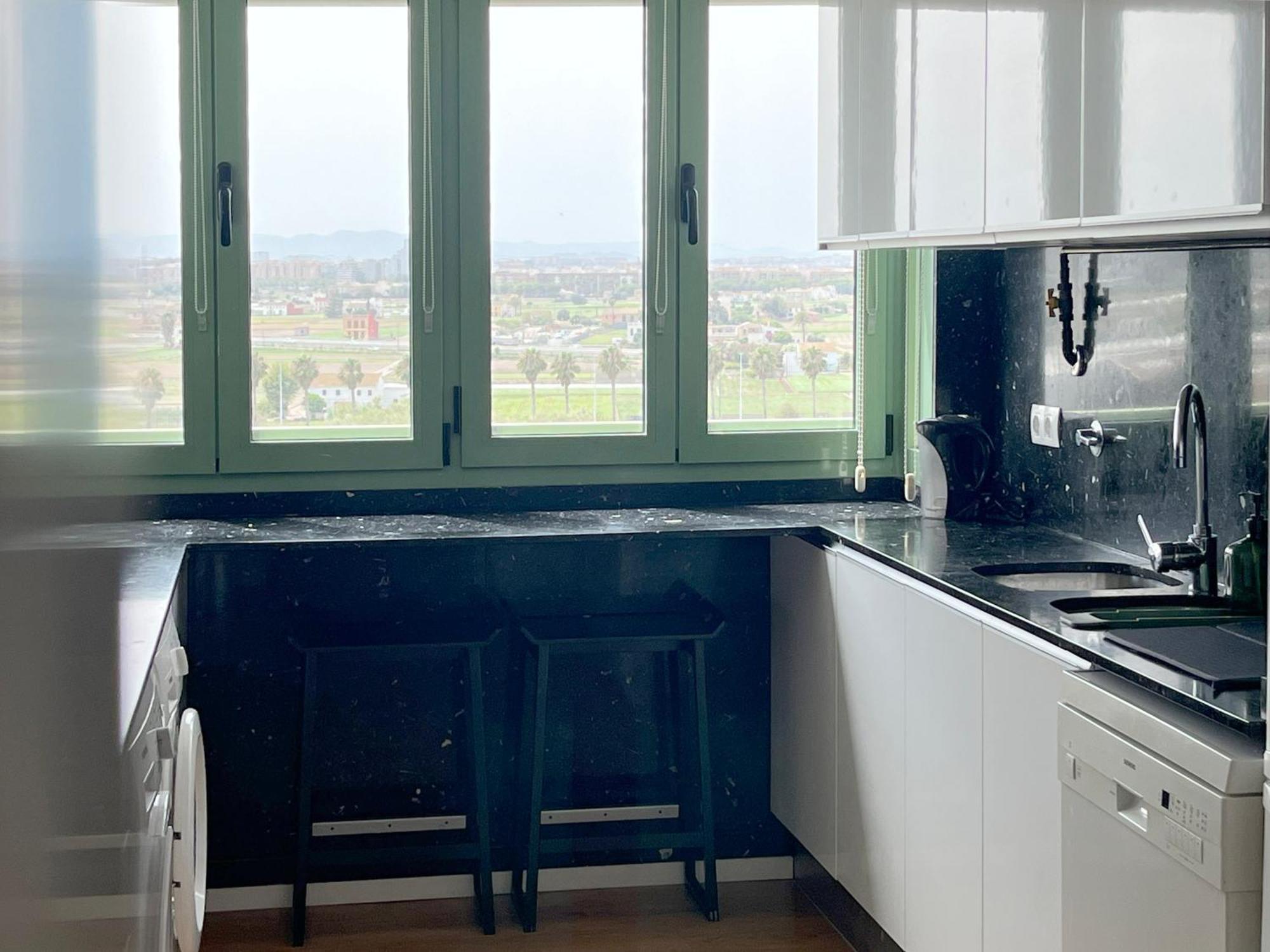 Stylish Well-Connected Beachfront Flat Valenza Esterno foto