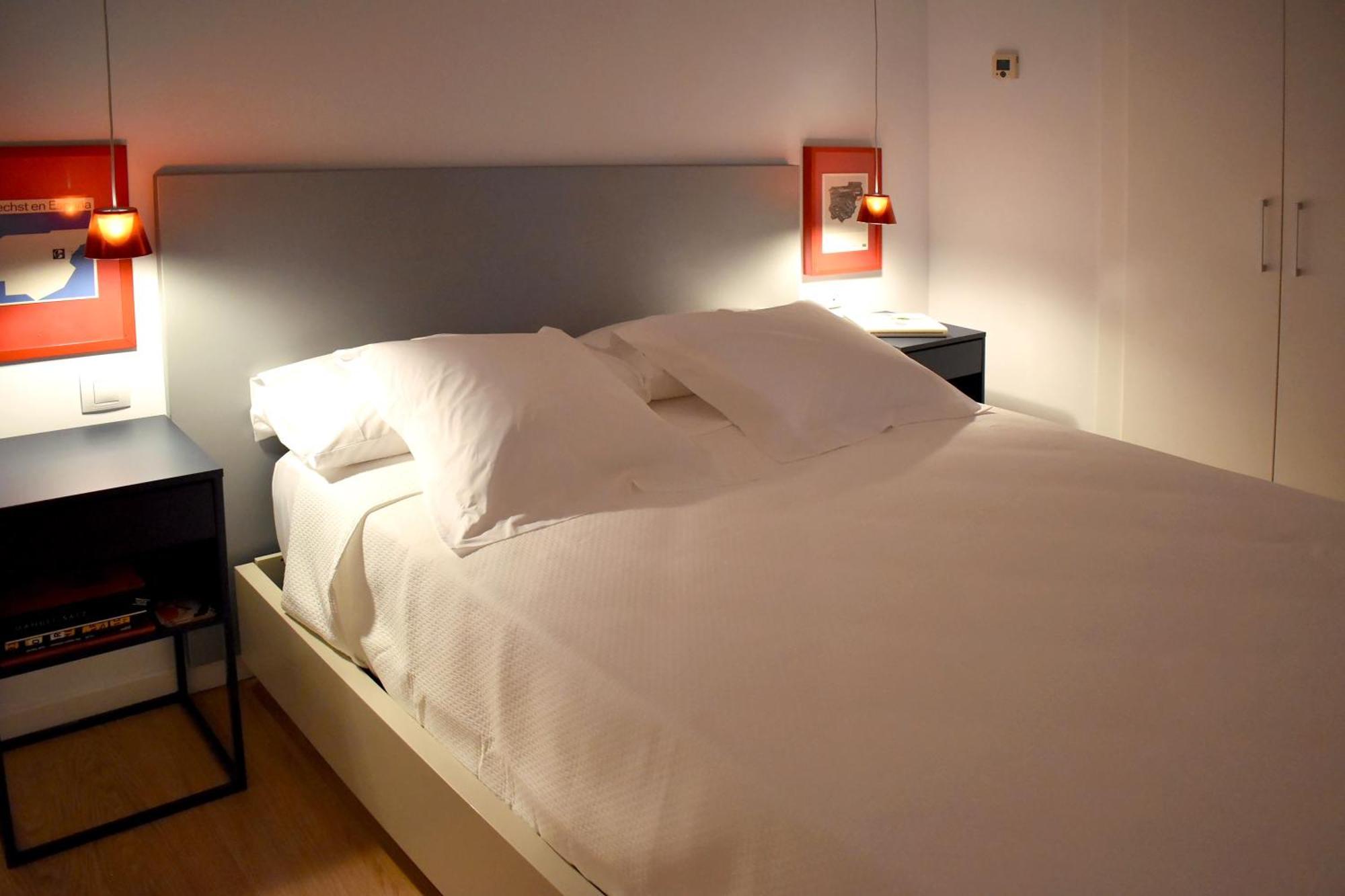 Stylish Well-Connected Beachfront Flat Valenza Esterno foto