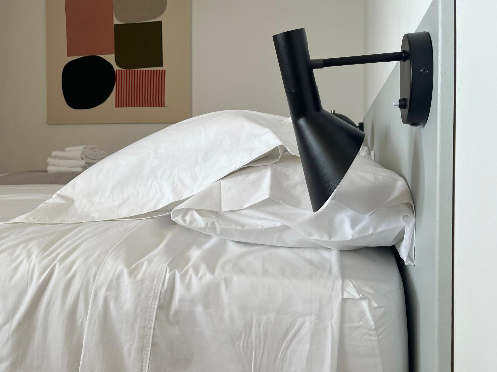 Stylish Well-Connected Beachfront Flat Valenza Esterno foto