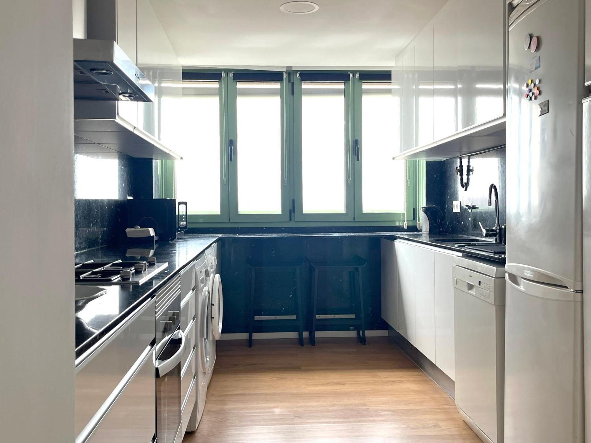 Stylish Well-Connected Beachfront Flat Valenza Esterno foto